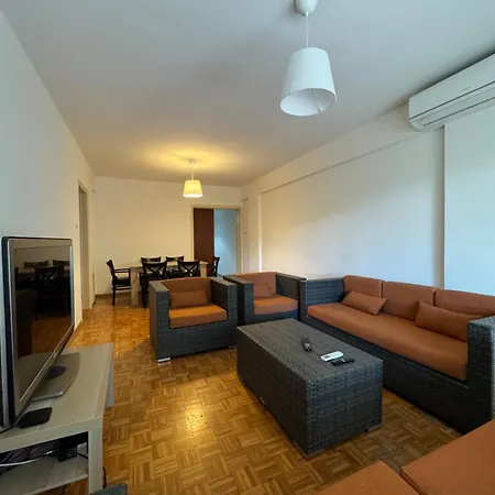 River Court, Flat 8 Апартаменты *